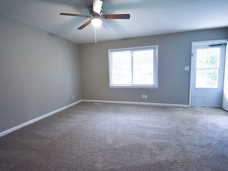 5138 Longbranch Dr — Photo 2