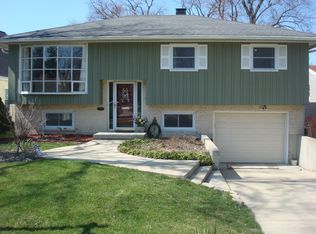 5818 Webster St, Downers Grove, IL 60516