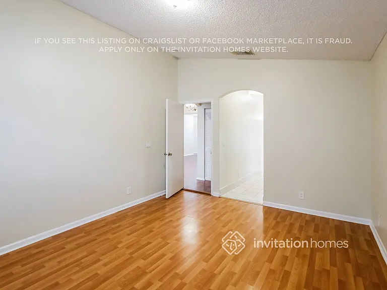 4912 SW 32nd Way — Photo 8