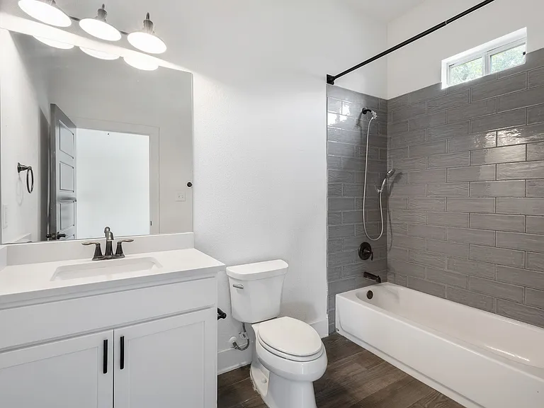534 Rigsby Ave — Photo 12