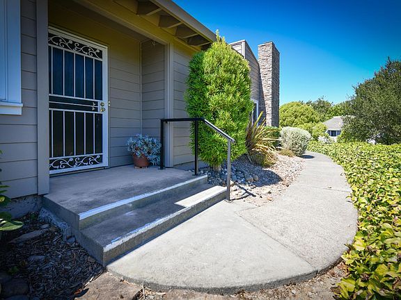 2nd image of 2225 Knolls Drive