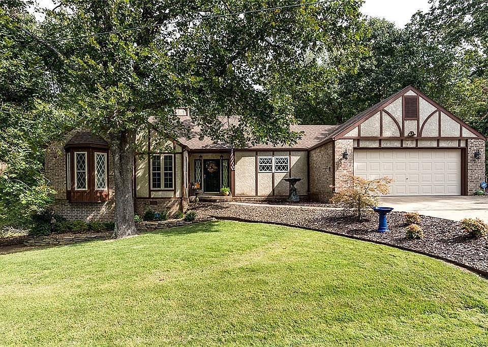 1st image of 13 Elmham Ln