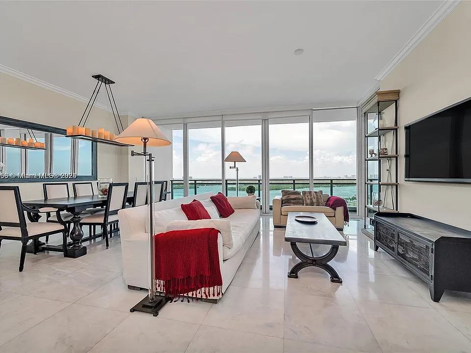 10295 Collins Ave #1906