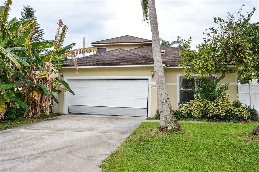 1st image of 138 Tara Lakes Dr W