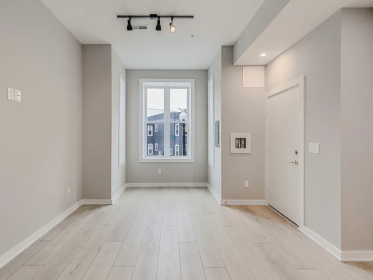 513 Florida Ave NW — Photo 5