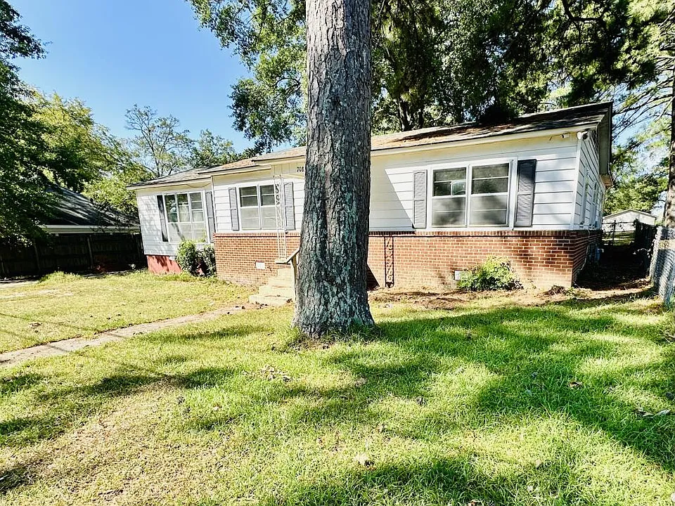 708 Cherry Ln
