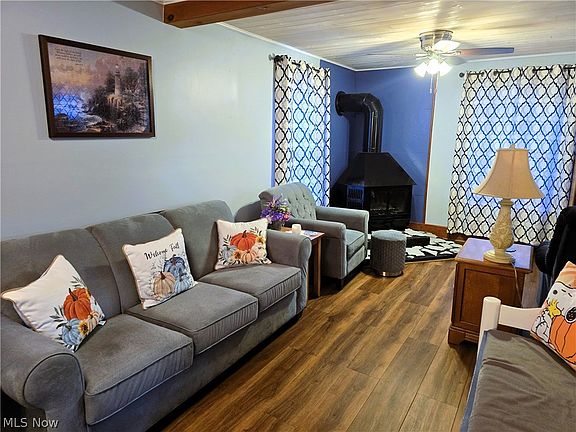 4th image of 80 Smithsonian St