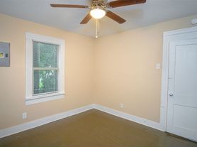 1323 Lamar