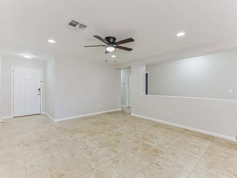 2281 E Peach Tree Dr — Photo 5