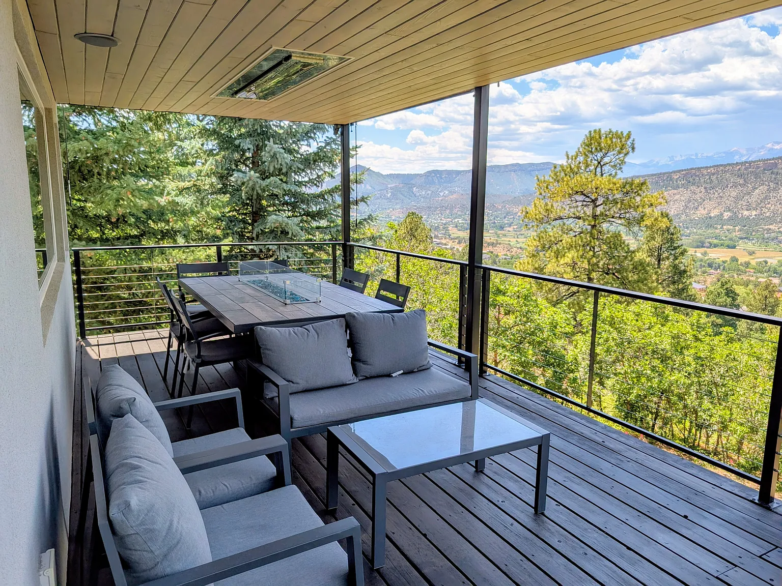 5 bed, 4700 sqft, $5,500 — Photo 2