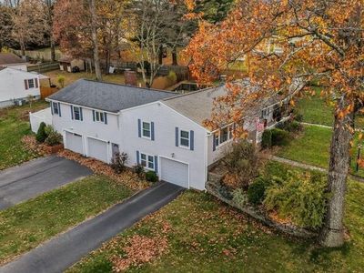 2 Fairview Dr, Smithfield, RI, 02828