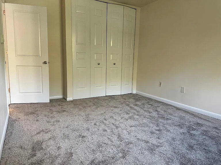 1490 New Danville Pike #B — Photo 10