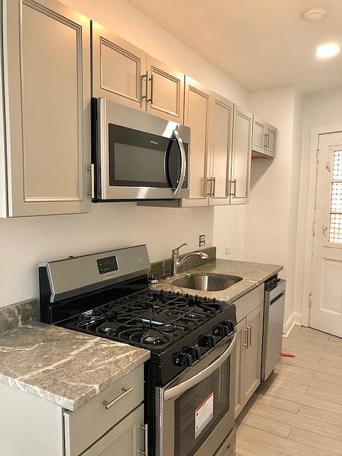 1st image of 1062 W Thorndale Ave #3R