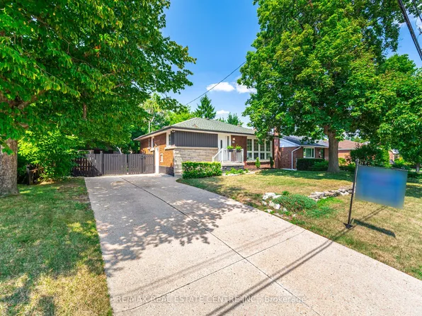 166 Terrace Dr, Hamilton, ON L9A 2Z1