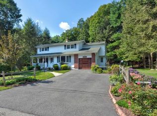 30 Pulaski Dr, Oak Ridge, NJ 07438