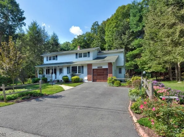 30 Pulaski Dr, Jefferson Twp., NJ 07438