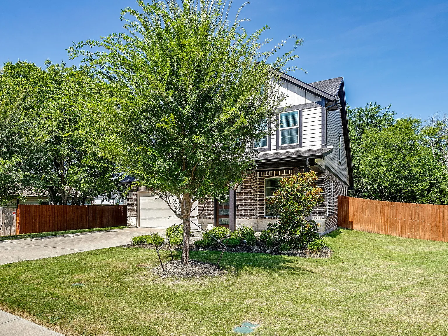 4 bed, 2.5 bath, 1838 sqft, $2,800 — Photo 3