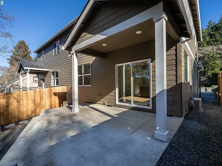 317 S Neptune St — Photo 18