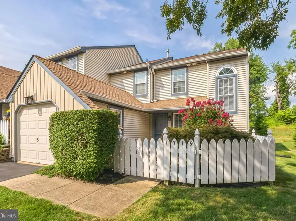 1719 McNelis Dr, Southampton, PA 18966