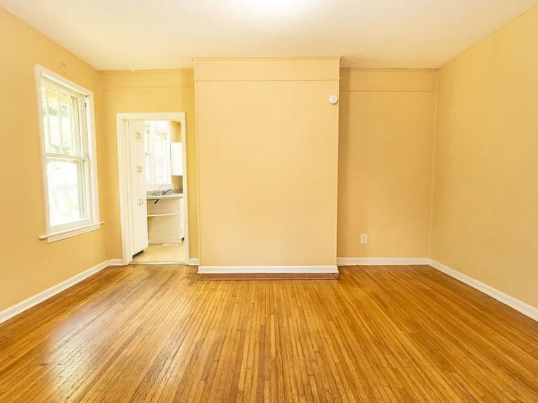 615 Barton Ave — Photo 12