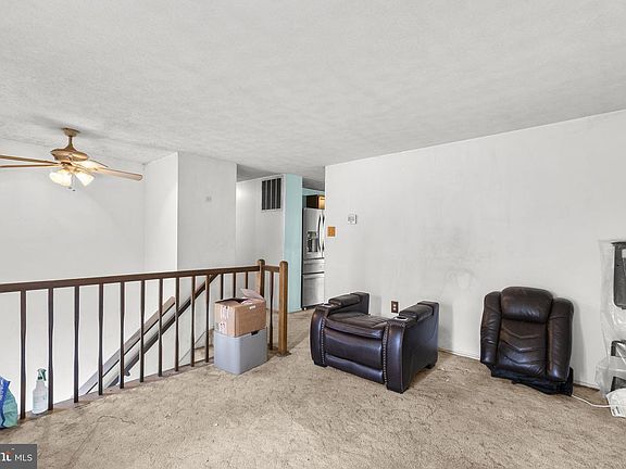 3rd image of 15 Russet Ct