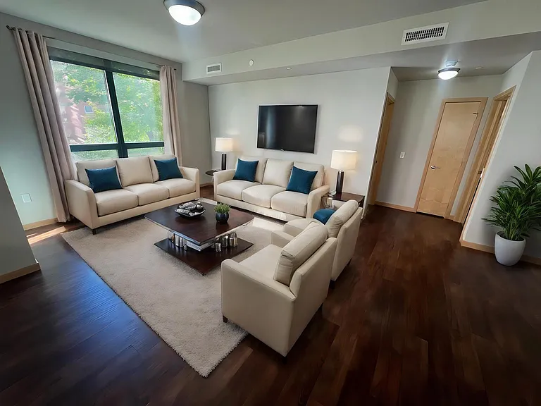 Venture Luxury High Rise — Photo 233