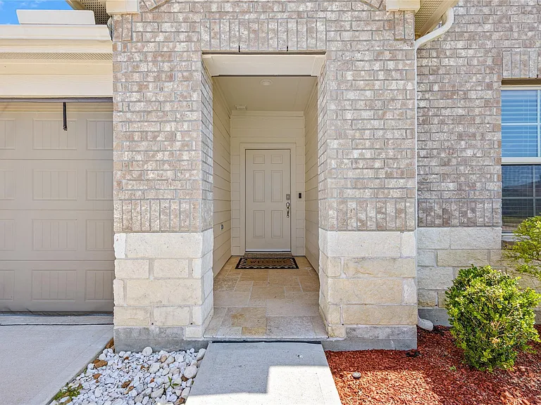 22627 Petrizzi Ln — Photo 4