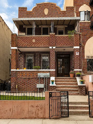 293 Montgomery St #1 Photo 1