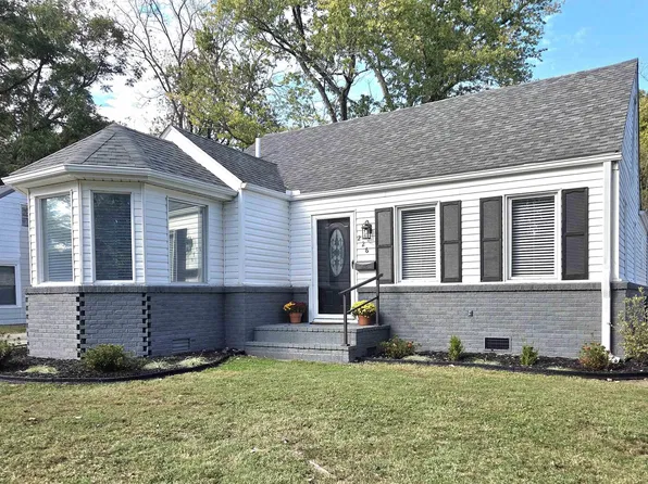 226 Marshall St, Martin, TN 38237