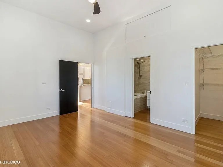 2541 W Chicago Ave #2R — Photo 16
