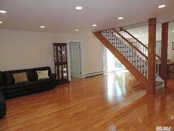 3rd image of 43 Polo Ln