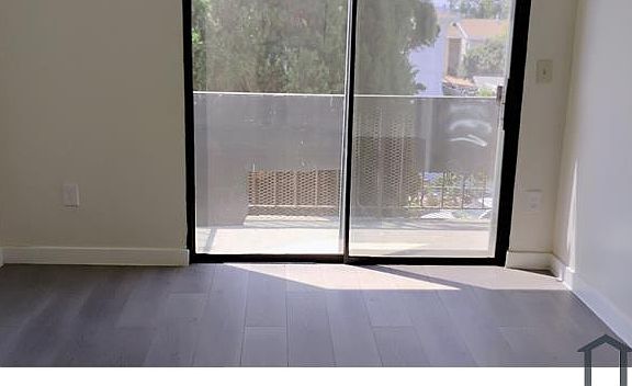 5th image of 2505 Hancock St APT 208