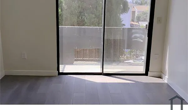 2505 Hancock St #208 — Photo 5