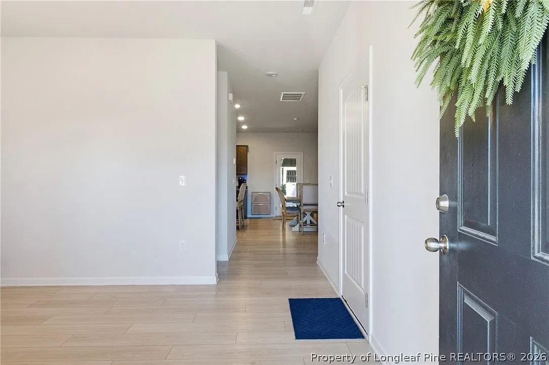 4 bed, 2.5 bath, 2122 sqft, $2,295 — Photo 2