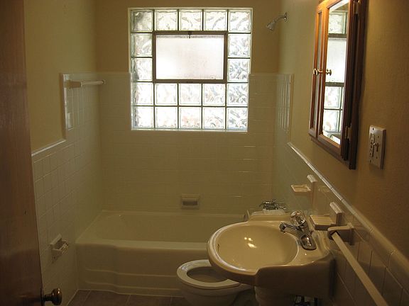5th image of 1310 Northumberland Dr
