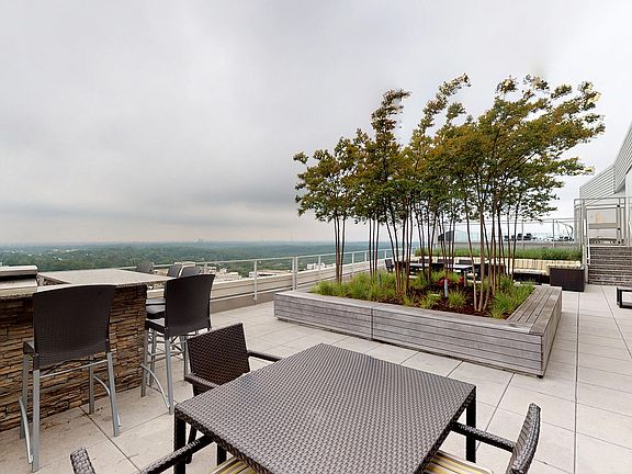 https://my.matterport.com/show/?m=cb6eFV5yWfG&brand=0&play=1&wh=0