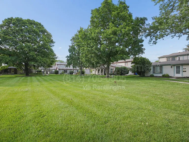 2523 Burgandy Ln — Photo 24