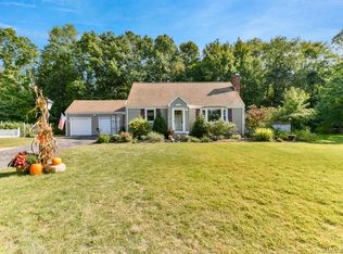 1346 Hillside Cir, Windsor, CT 06095