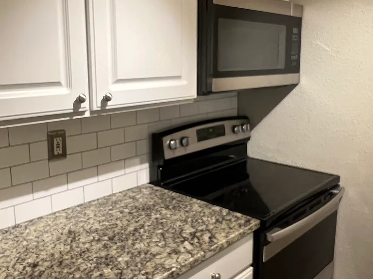 3740 Idlebrook Cir #202 — Photo 7