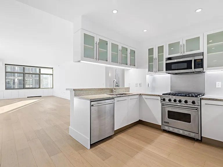 1 Morton Sq #10AW — Photo 5