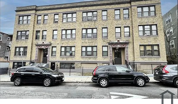 2 bed, $2,900 — Photo 2
