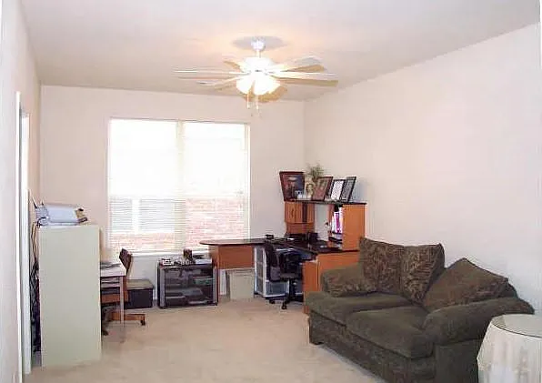 3 bed, 2100 sqft, $2,800 — Photo 4