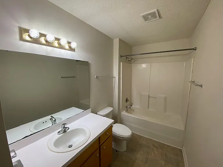 Deerwood Place Apartments - 2 bdrm / 2 bath — Photo 10