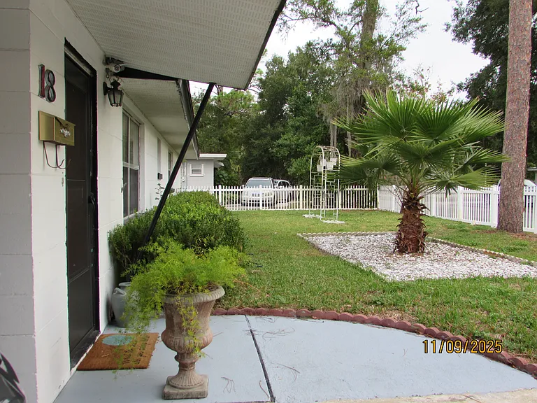 18 SE 44th St #3 — Photo 9
