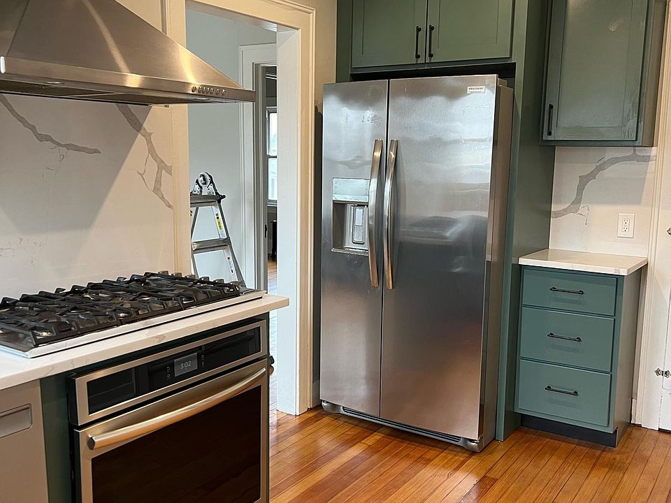 Fully Renovated Kitchen