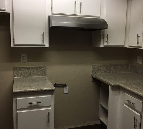 4th image of 4856 W 117th St APT 14