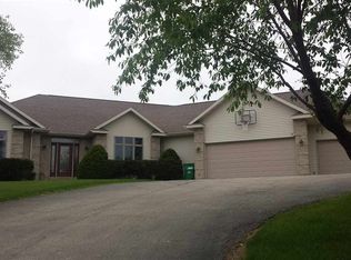 W14089 Selwood Dr, Prairie Du Sac, WI 53578