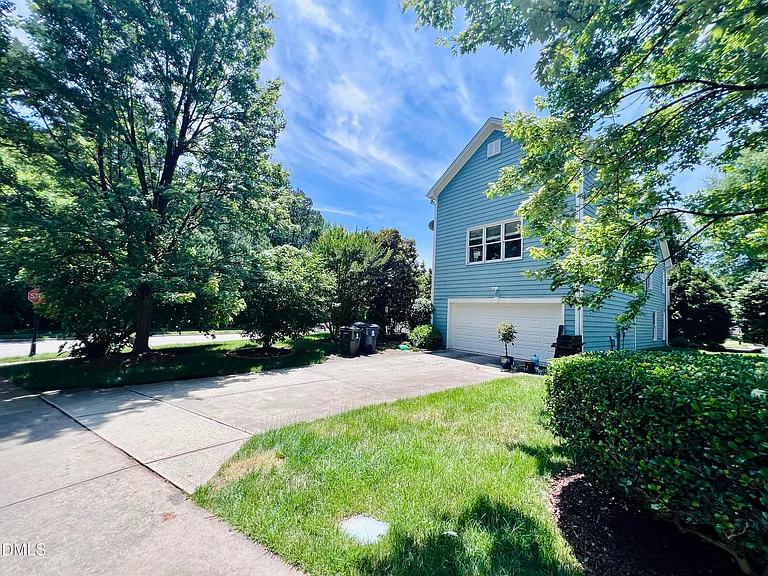 1073 Gold Rock Ln — Photo 34
