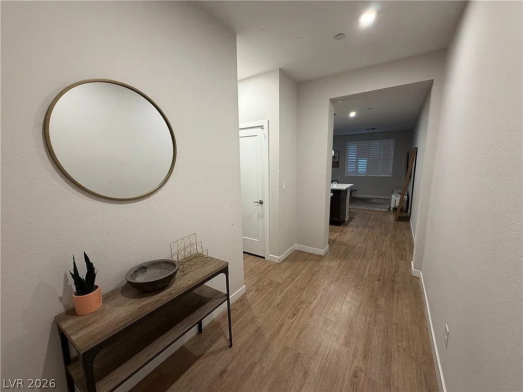 2 bed, 2.5 bath, 1607 sqft, $2,400 — Photo 3