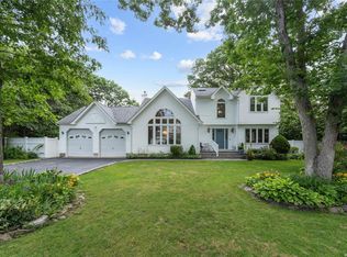 55 Tremont Ave, Patchogue, NY 11772